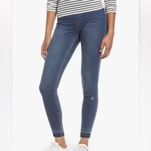 SPANX Distressed Pull On Jeans Size Medium